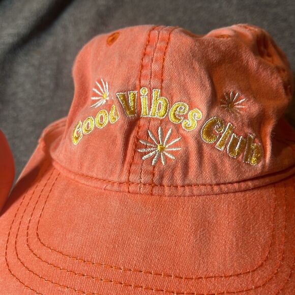 'Good Vibes Club' Cap - Picture 3 of 5